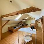 Geraeumige Altbauwohnung Mit 4 Schlafzimmern