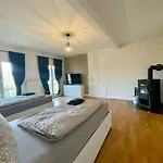 Apartmán Geraeumige Altbauwohnung Mit 4 Schlafzimmern Kruft