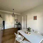 Geraeumige Altbauwohnung Mit 4 Schlafzimmern Apartmán