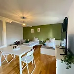 Geraeumige Altbauwohnung Mit 4 Schlafzimmern Apartmán
