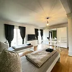 Apartmán Geraeumige Altbauwohnung Mit 4 Schlafzimmern Kruft