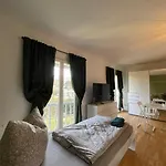 Geraeumige Altbauwohnung Mit 4 Schlafzimmern