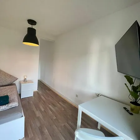 Geraeumige Altbauwohnung Mit 4 Schlafzimmern Daire *