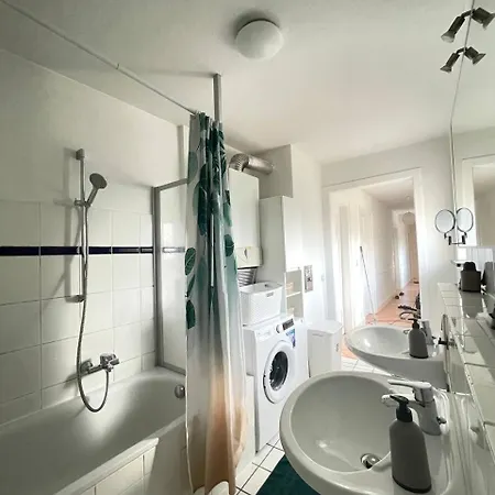 Daire Geraeumige Altbauwohnung Mit 4 Schlafzimmern *