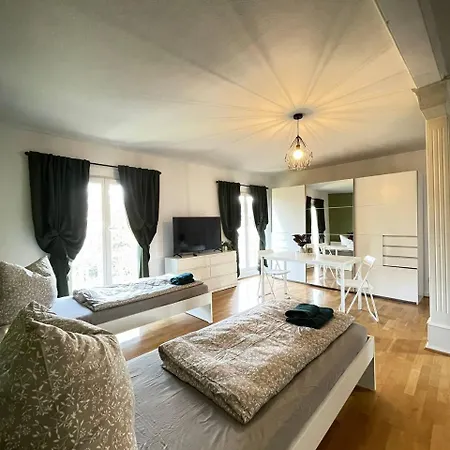 Apartament Geraeumige Altbauwohnung Mit 4 Schlafzimmern Kruft