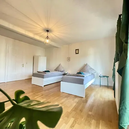 Apartament Geraeumige Altbauwohnung Mit 4 Schlafzimmern Kruft