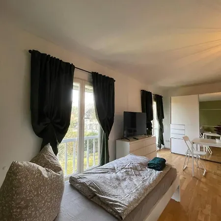Geraeumige Altbauwohnung Mit 4 Schlafzimmern