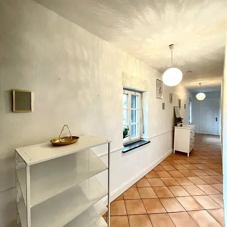 Geraeumige Altbauwohnung Mit 4 Schlafzimmern Kruft