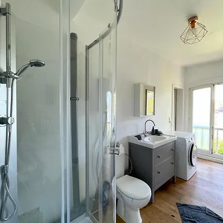 Geraeumige Altbauwohnung Mit 4 Schlafzimmern Daire Kruft