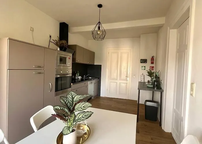 Geraeumige Altbauwohnung Mit 4 Schlafzimmern * Kruft