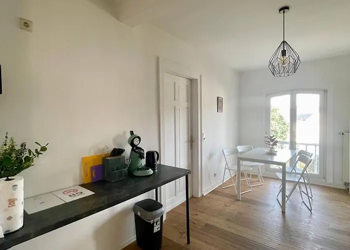 Daire Geraeumige Altbauwohnung Mit 4 Schlafzimmern