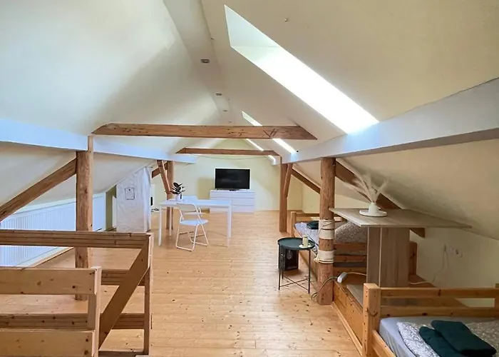 Apartament Geraeumige Altbauwohnung Mit 4 Schlafzimmern