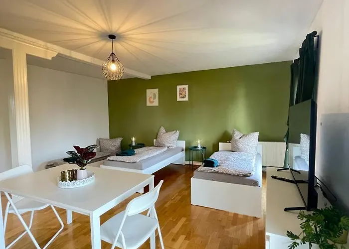 Geraeumige Altbauwohnung Mit 4 Schlafzimmern Apartament