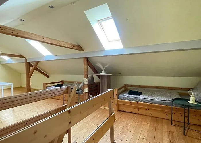 Daire Geraeumige Altbauwohnung Mit 4 Schlafzimmern Kruft