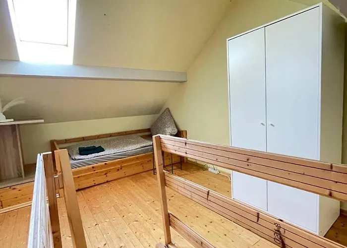 Geraeumige Altbauwohnung Mit 4 Schlafzimmern Daire *