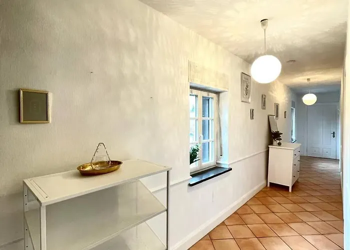 Geraeumige Altbauwohnung Mit 4 Schlafzimmern Kruft