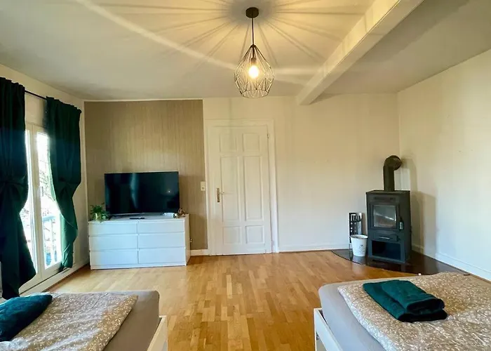 Geraeumige Altbauwohnung Mit 4 Schlafzimmern Kruft